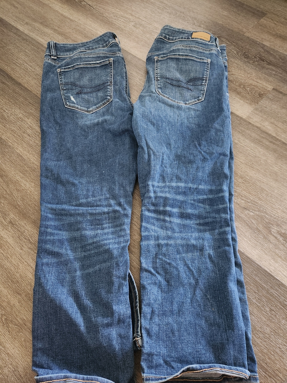 2 Pairs Women's Mid Blue Cropped Jeans Size 12 American Eagle